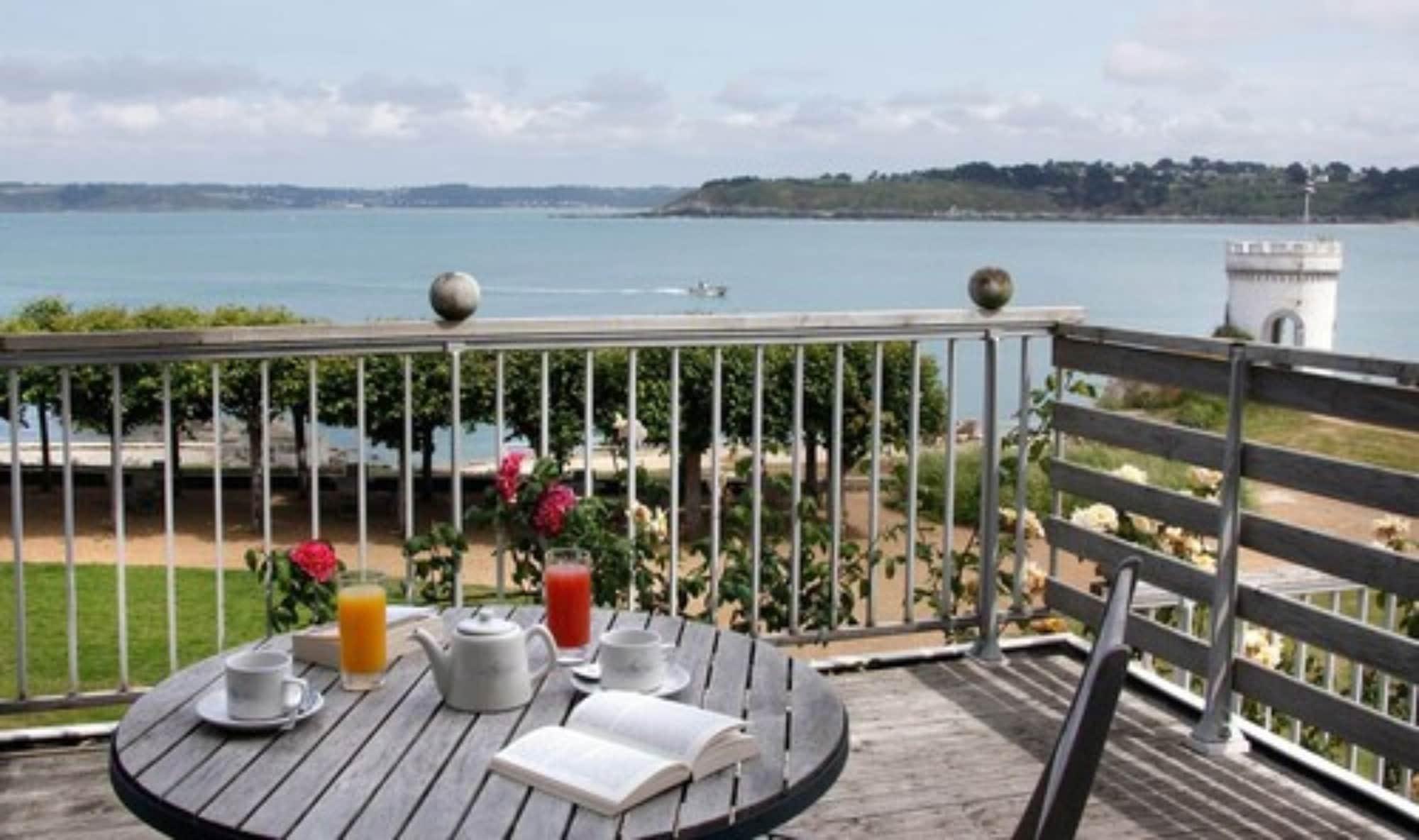 Le Grand Hotel Des Bains & Spa - Bretagne Locquirec Exterior foto