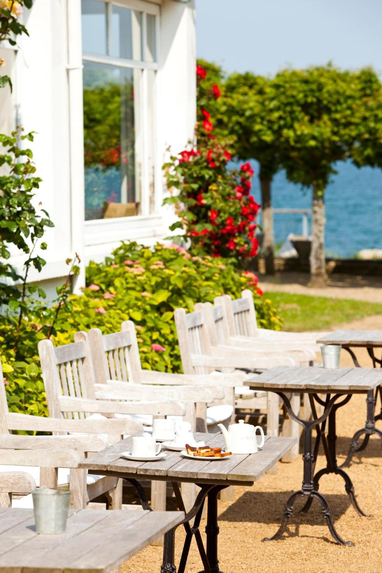 Le Grand Hotel Des Bains & Spa - Bretagne Locquirec Exterior foto