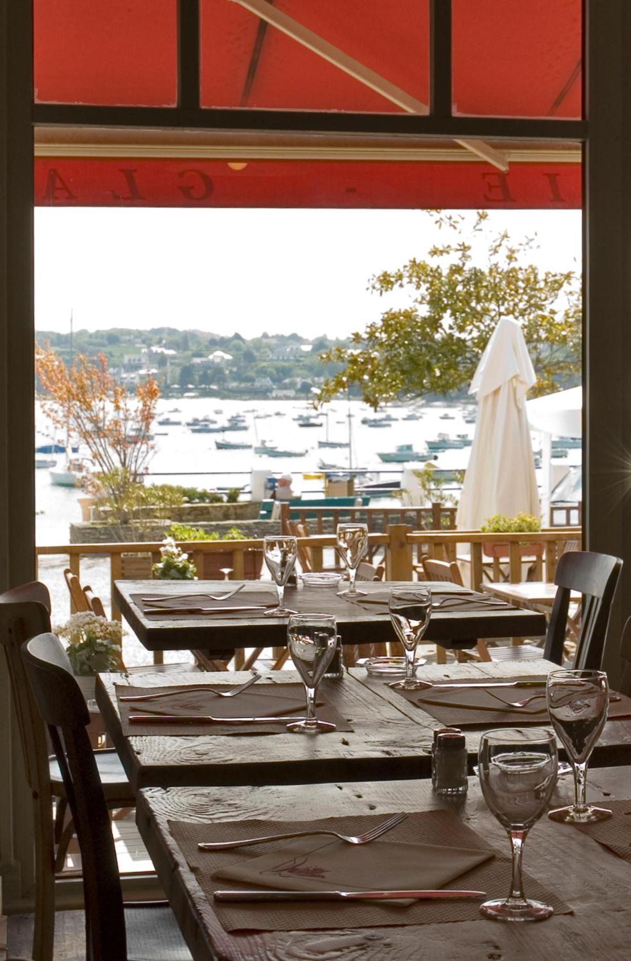 Le Grand Hotel Des Bains & Spa - Bretagne Locquirec Exterior foto