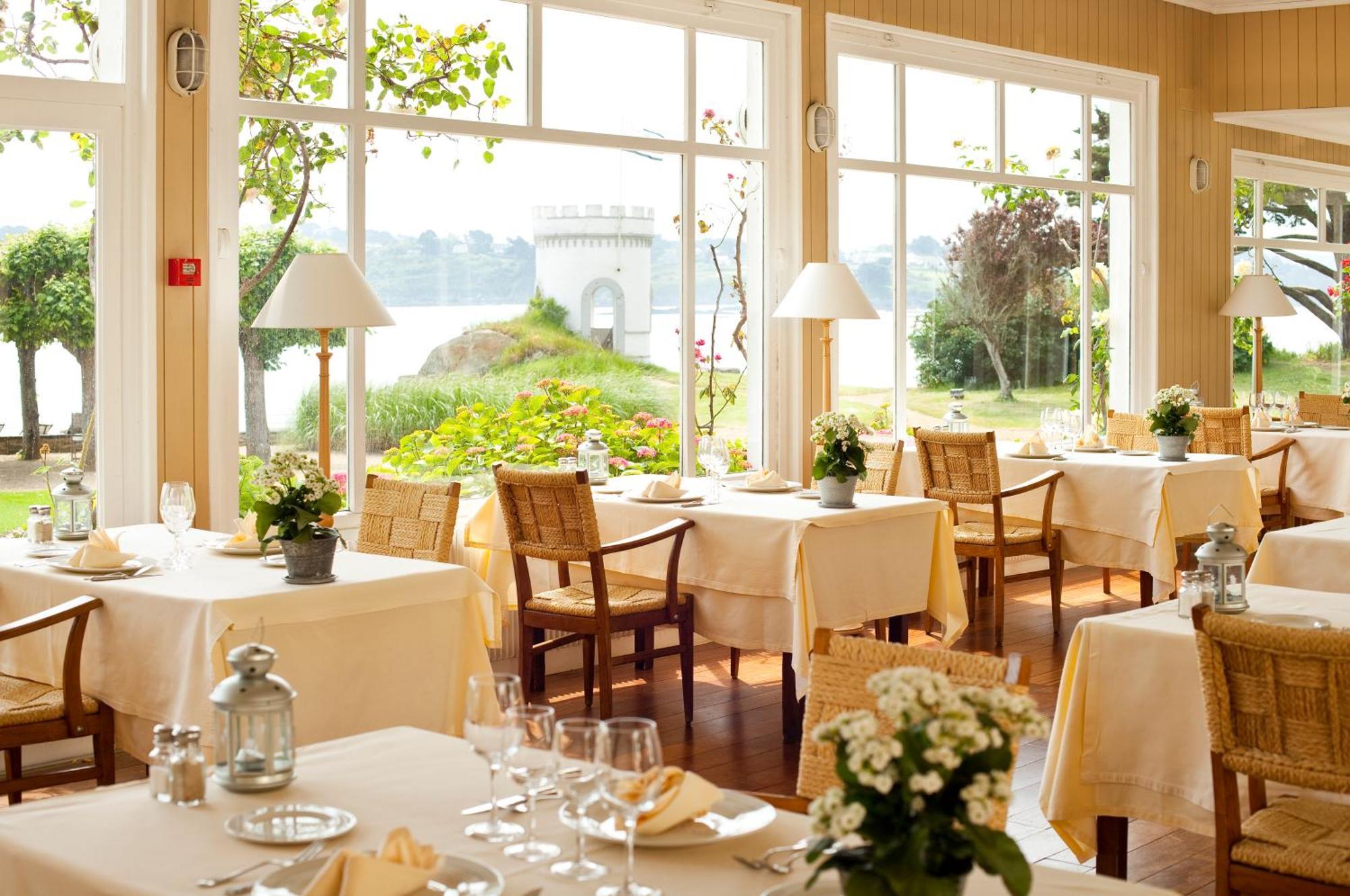 Le Grand Hotel Des Bains & Spa - Bretagne Locquirec Exterior foto
